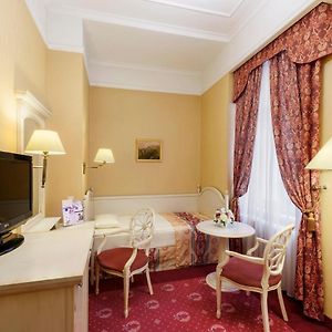 Classic Single Room